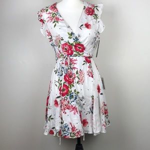 2 NWT Lulus Floral Wrap Dress Sz Small